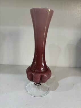 Vintage Mcm retro lilac purple glass vase